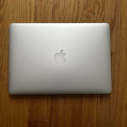 Apple MacBook Air 13.3. 128GB/8GB
