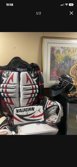 LOW PRICE MOVING- FULL HOCKEY SET