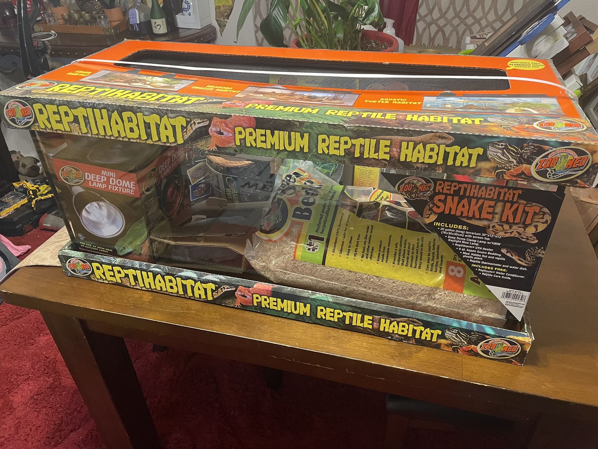 NEW Complete (Zoo Med) 20 Gallon Reptile Tank Set