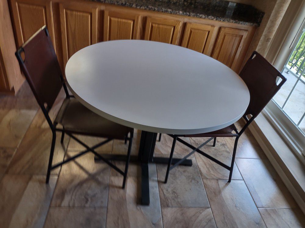 Kitchen Table And Two Chairs 
