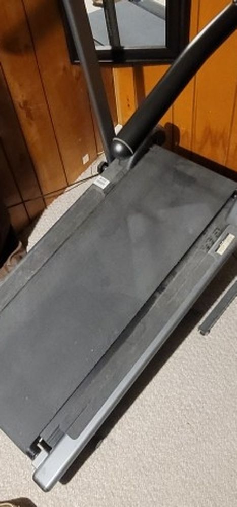 Used Non Electric Treadmill In Great Condition.