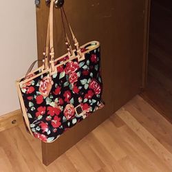  Dooney & Bourke 👜 Tote