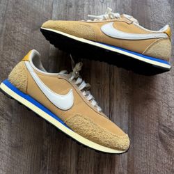Nike Daybreak Tan / Cream Retro Sneakers – Women’s Size 8