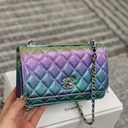 Chanel fashion bag wallet with stylish chain and colorful crossbody bag