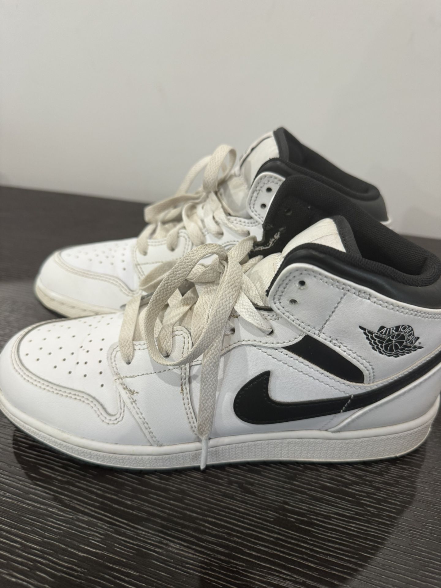 Air Jordan 1 Mid SE 6.5 Youth