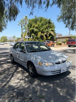 2000 Toyota Corolla
