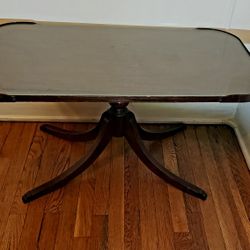 Vintage Craftsmen Mahogany Single Pedestal Dining/Breakfast Table
