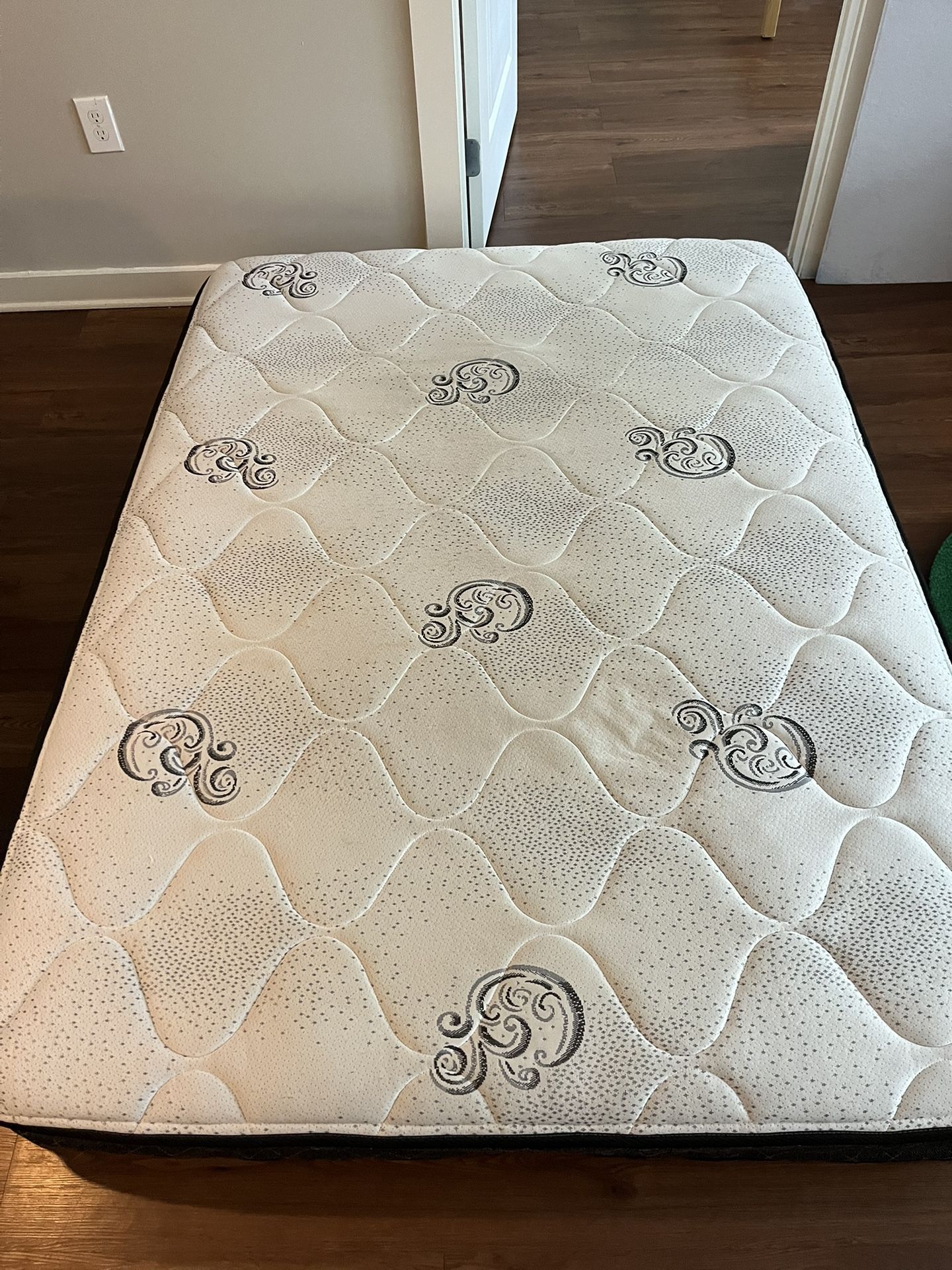 Great Condition Full Size Bed