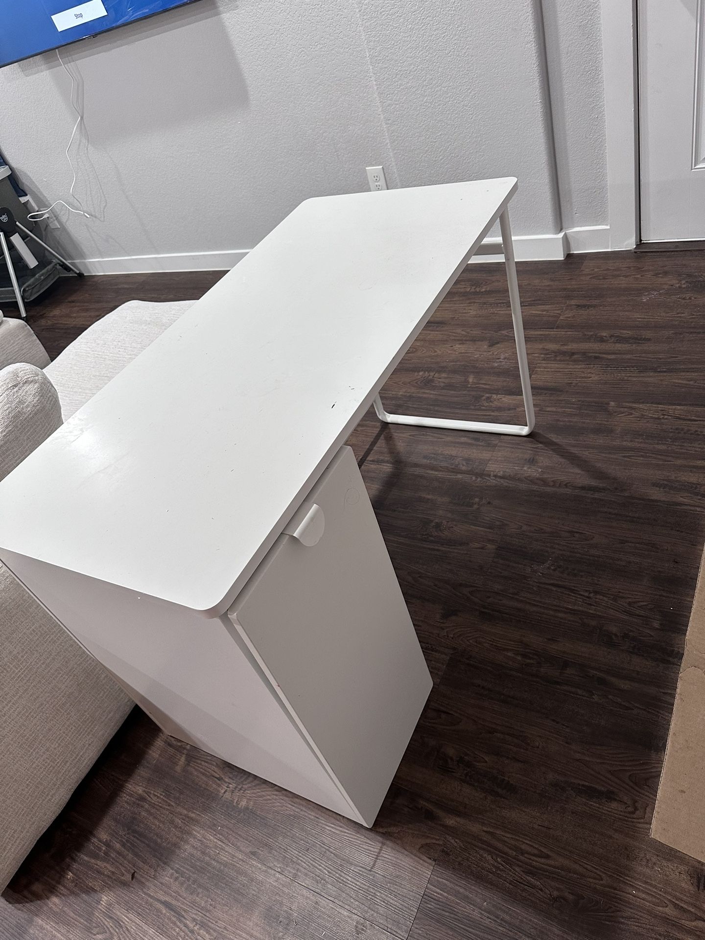 IKEA DESK