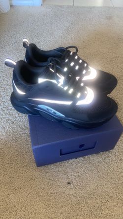 Dior B22