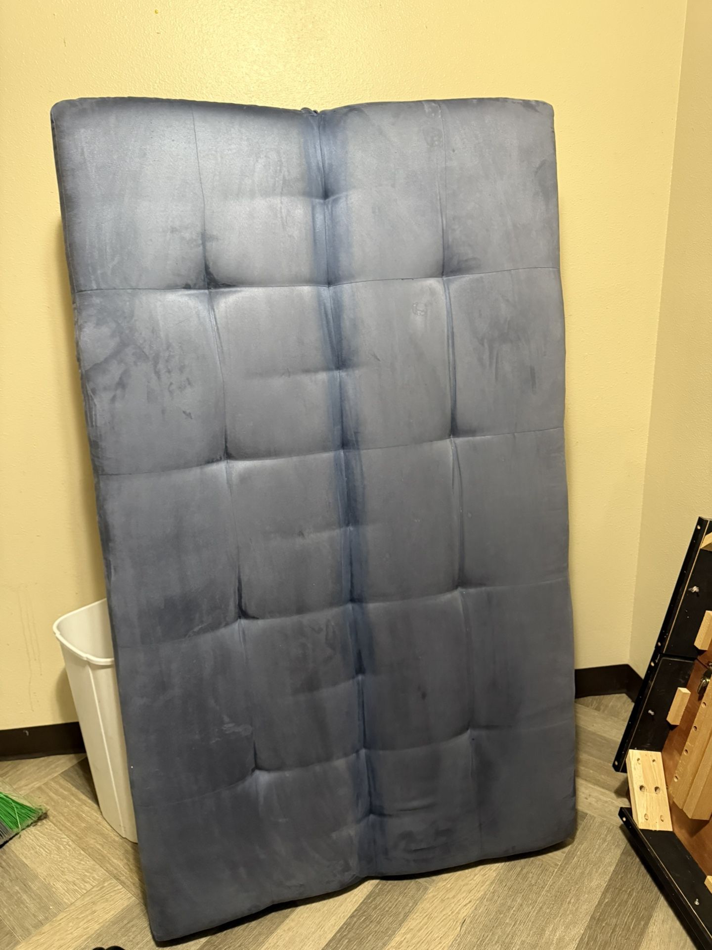 FUTON