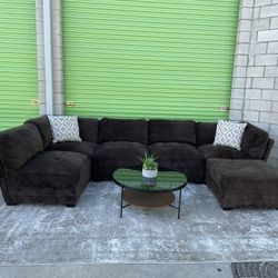 *Free Delivery* 6 Piece Modular Sectional Couch Sofa & Ottoman 