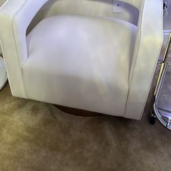 Ivory Swivel Chair 