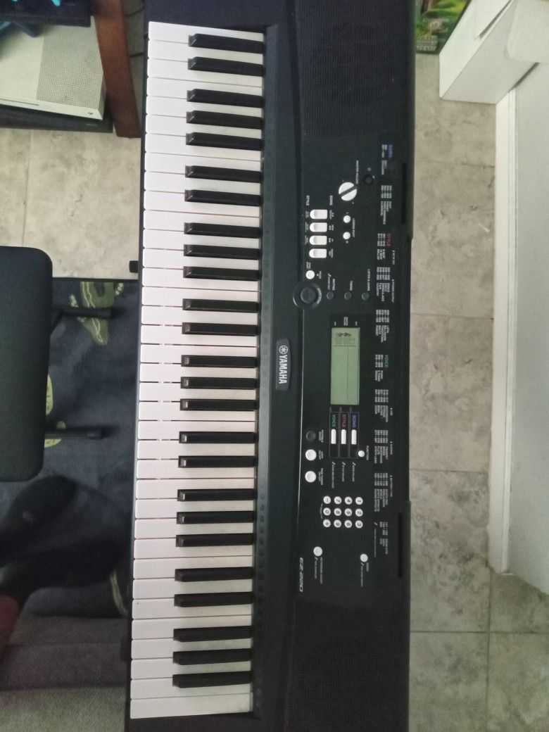 Yamaha Keyboard 