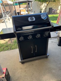 Rogue 525 4-Burner Propane Gas Grill in Black with Stainless Steel Cooking Grates