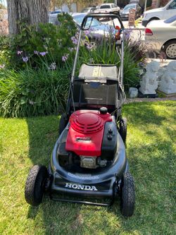 Honda HRC 216 hydrostatic transmission Commercial Lawn Mower
