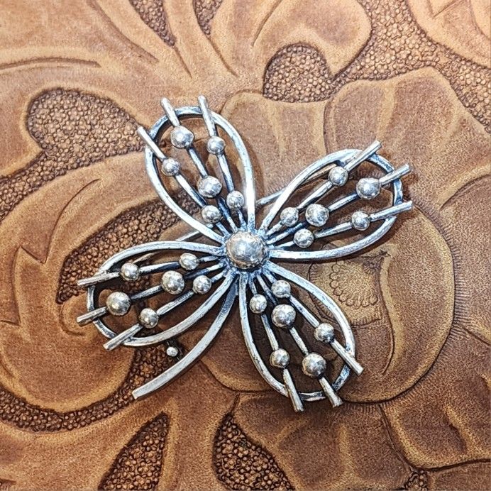 Silver Tone Brooch Mcm Flower