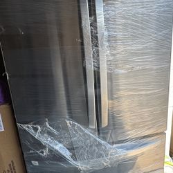 LG 27 cu. ft. 4-Door French Door Refrigerator w/ Internal Water Dispenser