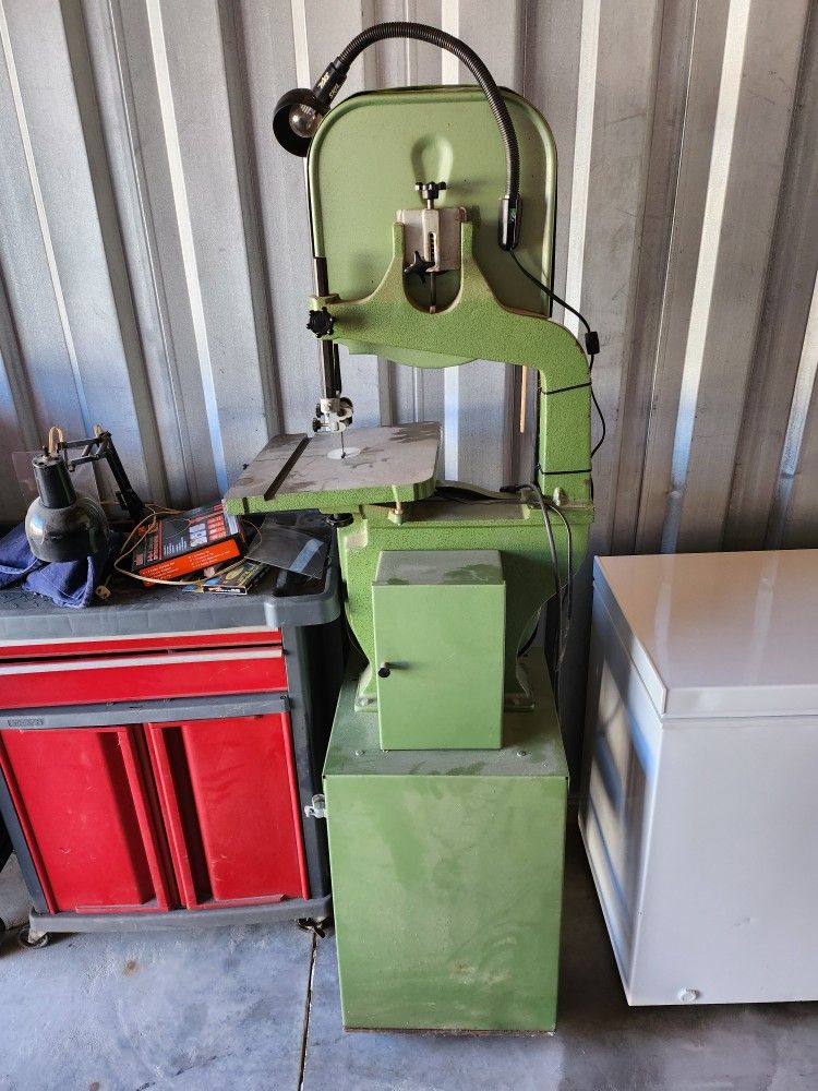 Large bandsaw Cummins