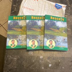 3 Libros del Padre Luis Toro Se Titula Rescaté