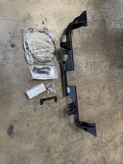 DEMCO 9519366 BASEPLATE F/FORD MAVERICK; Tabless; Single Lug; With Safety Cable Hooks
