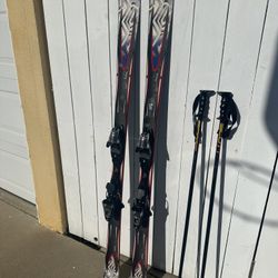 K2 Snow skis