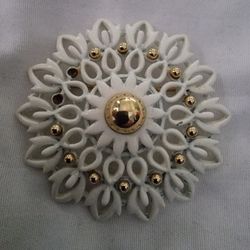 Vintage Monet Snow Flower Brooch Pin