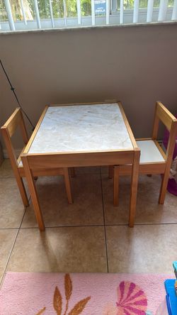 Toddler table and two chairs