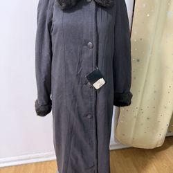 Coat color gray. size L/G