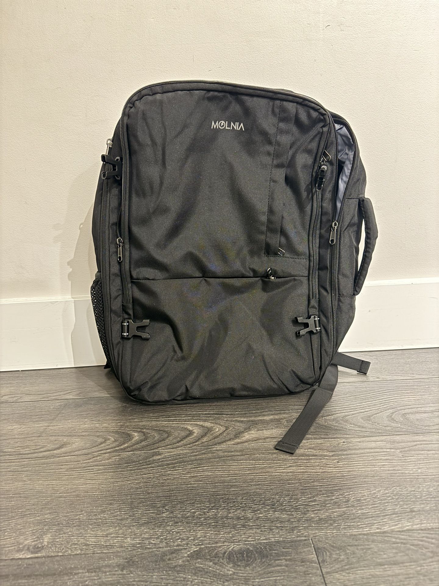 MOLNIA 50L Expandable Travel Backpack