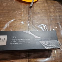 Good Hair Day. ghd Mini 1/2 Slim Plate Styler