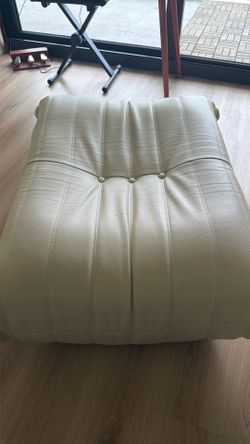 Leather Pttoman