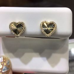 10k Gold Diamond Earrings With Screw Back ,we Have Available In Stock ..💎💎💎
