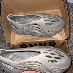 YEEZY FOAM RNNR - Stone Sage Color -Size11
