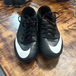 Nike Soccer Cleats Size 6Y