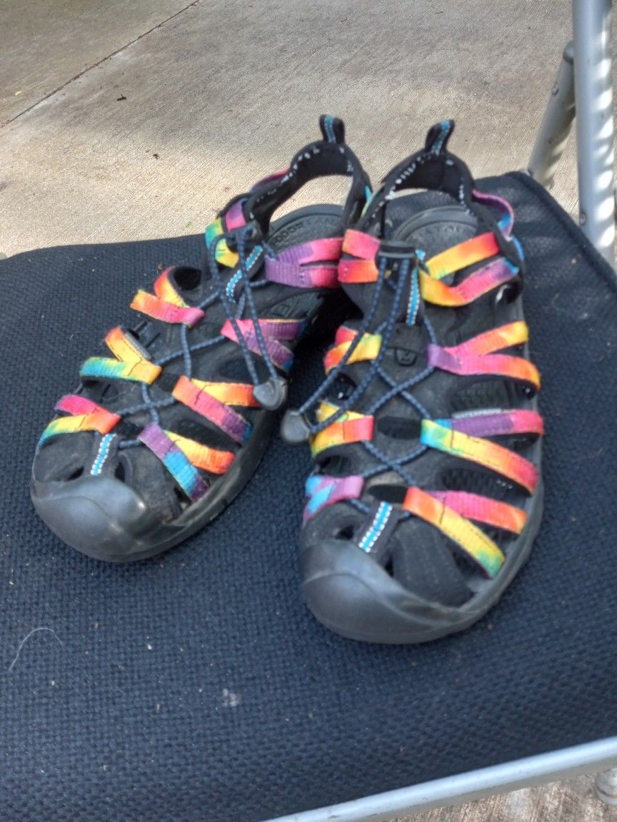 Rainbow Keen Sandle (Women's 9)