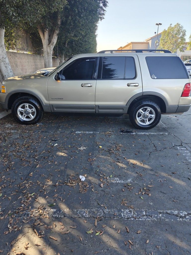 2002 Ford Explorer