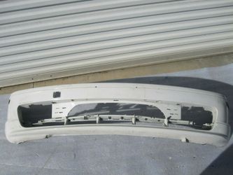 00 01 02 03 2000 2001 2002 2003 BMW 3 SERIES COUPE 323 325 328 330 323ci 325ci 328ci 330ci E46 FRONT BUMPER COVER OEM