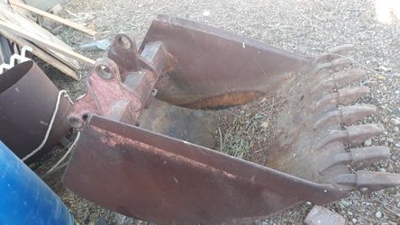 Backhoe bucket 36 inches