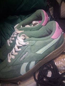 Reebok women size 8