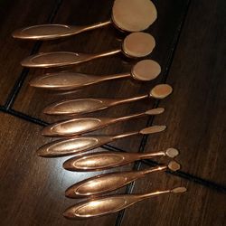 Set Of Makeup Brushes 