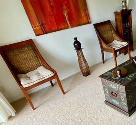 Beautiful wood accent chairs (set of 2)