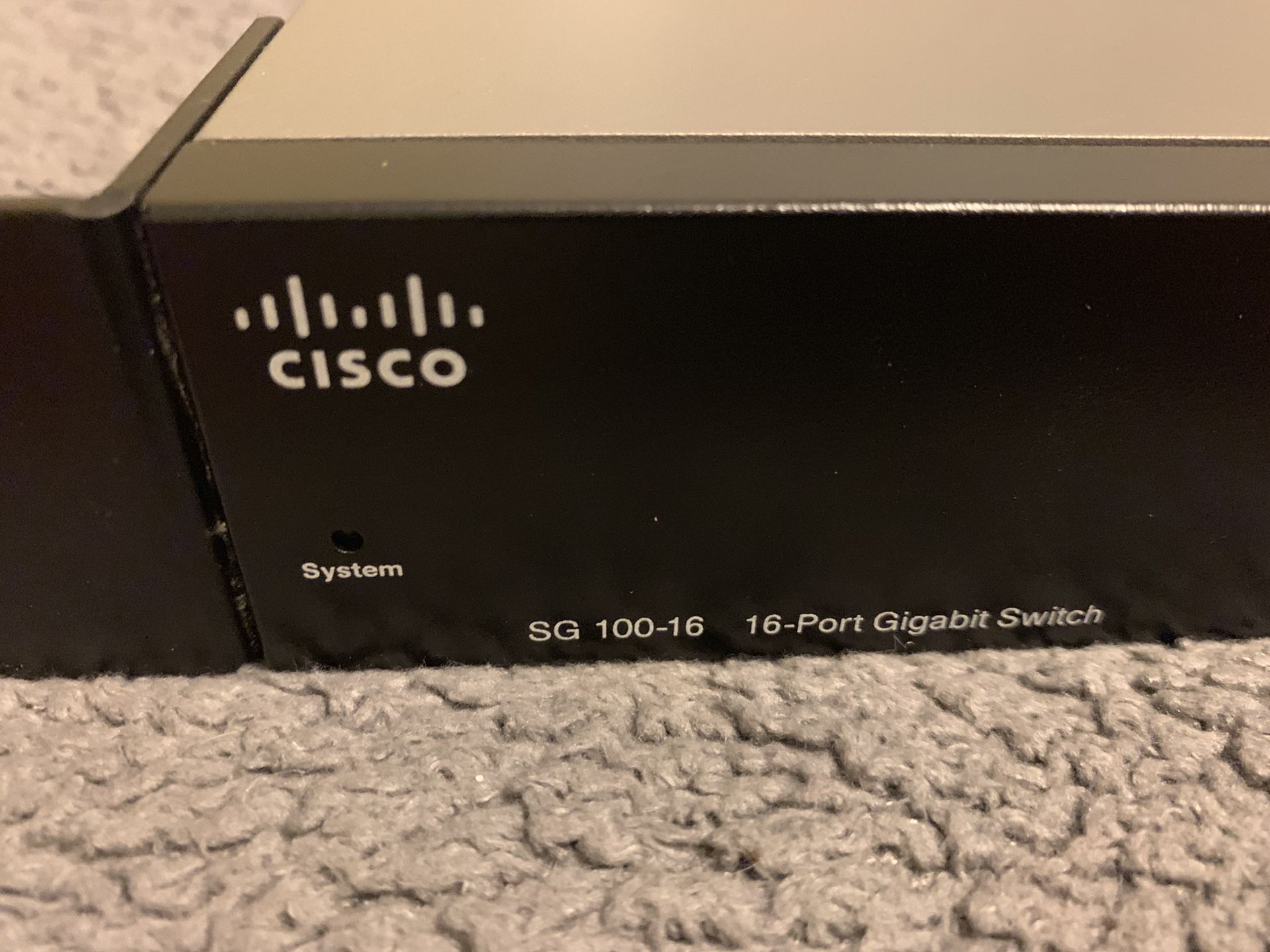 Cisco SG 100-16 16 port gigabit switch (rack mount)