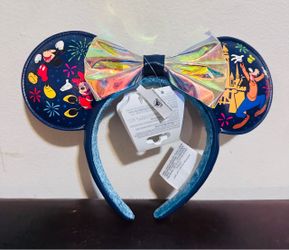 NEW Disney Minnie Mouse Ears Headband with Bow