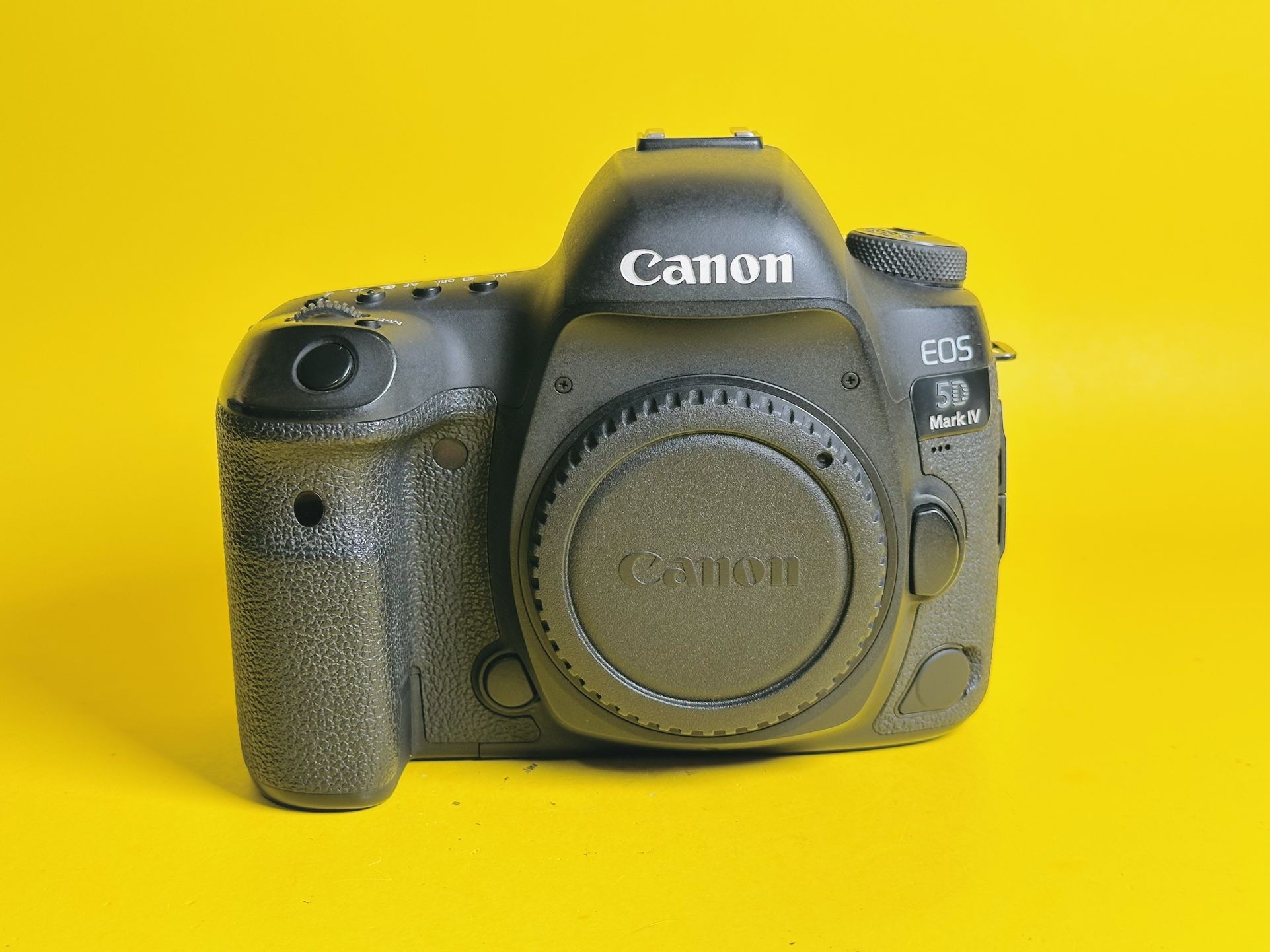 Canon EOS 5D Mark IV 30.4MP Digital SLR DSLR Camera Body Only