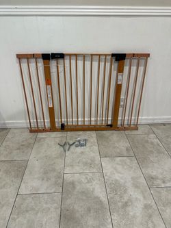 Extra Wide Pet Gate / Baby Gate - Fits Openings 29” - 48”