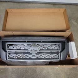 2022-2023 OEM Nissan Frontier Grill, NIB