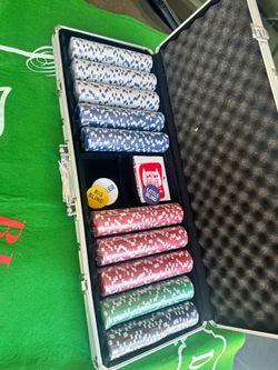 Poker set With cloth and metal case