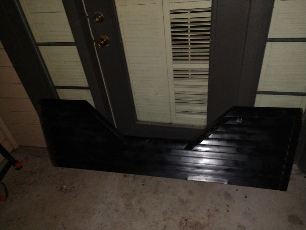 gooseneck tailgate 66 inch by 22 inches