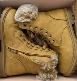 Charlotte russse boots size 8